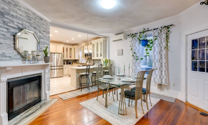 Salem Apartment | Pet-Friendly Salem Apartment w/Shared Deck!