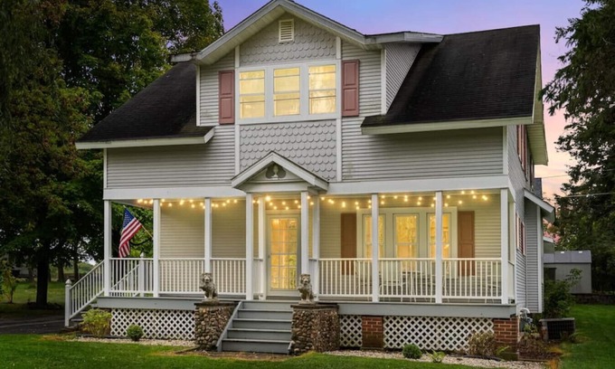 Wausau House | Pet Friendly Spacious Home near Rib Mountain, Tubing Hill, & Downtown!