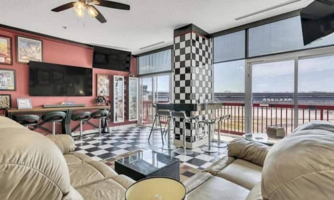 Fort Worth Condo | Pet Friendly! Texas Motor Speedway - Pool, Pickleball and Fitness room