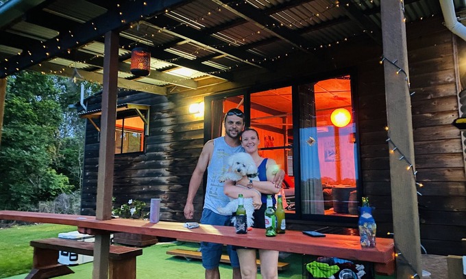 Hunchy Cabin | Pet Friendly Timber Gym Cabin