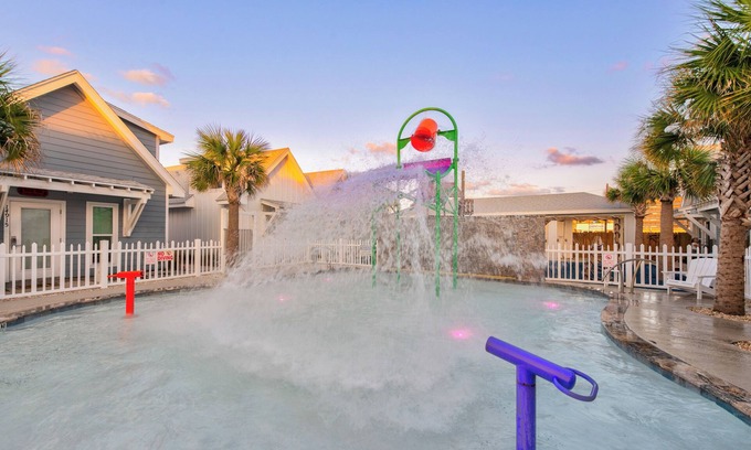 Corpus Christi House | Pet-Friendly Townhome with Pool and Pirate Ship Playground, Walk to the Beach