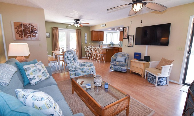Crescent Beach House | PET FRIENDLY. SHORT STAYS 7/12-16. 7/23-26. 150 steps to beach
