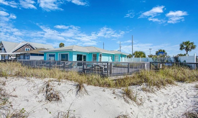 Lullwater Beach On Gulf Of Mexico House | Pet friendly beach front home next to PCB dog beach. Walk to Pier Park! Sleeps 8!