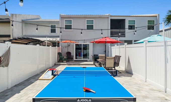 Bel Air House | Pet Friendly Townhome W/Free WiFi and Parking