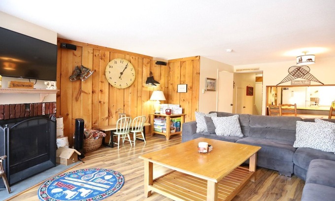 Waterville Valley Condo | Pet Friendly Cozy Condo in Family Friendly Waterville Valley Resort (WHB13V)