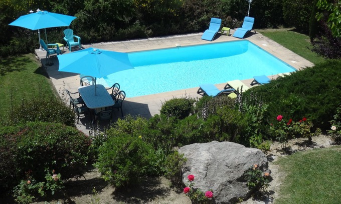 Saint-Jeannet Villa | Pet Friendly Villa with private pool and fantastic sea view of Cote D'Azur