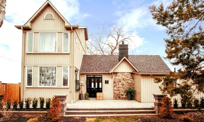 Bowmanville Cottage | Pet Friendly, water front Cottage Getaway in Bowmanville with hot tub & more…
