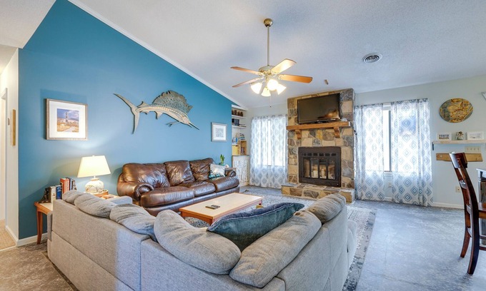Silver Lake House | Pet-Friendly Wilmington Home w/Fenced Yard!