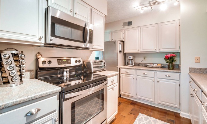 Nellysford Apartment | Pet-friendly Wintergreen Resort Condo w/Patio!
