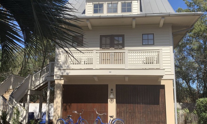 Rosemary Beach Cottage | Pet &, Kid Friendly, Two FREE adult trikes (bikes) PARKING NO WORRIES