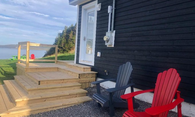 Saint Lunaire-Griquet Ski Chalet | Petals oceanview villa near LAnse aux Meadows