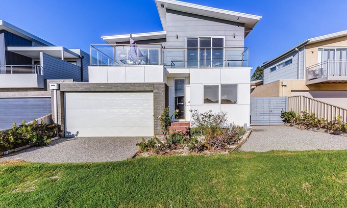 Portarlington House | Peters and suzies Beach House