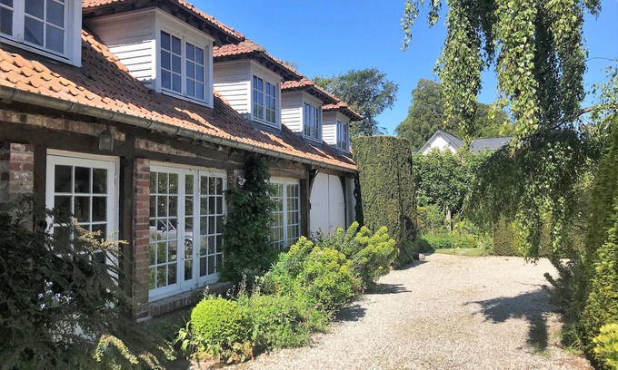 Varengeville-sur-Mer Ski Chalet | Petit Clos, in a wonderfull garden