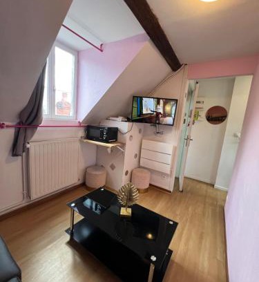 Bourges Apartment | Petit F2 fonctionnel plein centre et proche gare