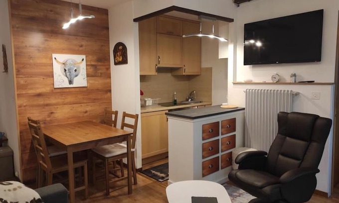 Vionnaz Apartment | Petit paradis cocooning avec balcon à Torgon