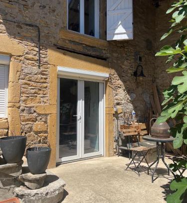 Saint-Germain-Nuelles Apartment | Petit studio aux portes du beaujolais