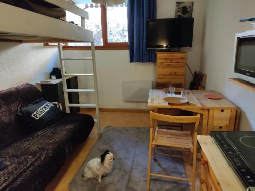 Allos Apartment | PETIT STUDIO 17 M2