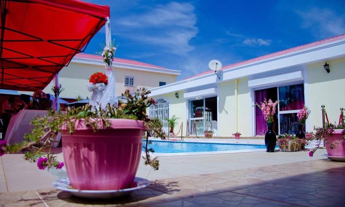 Ambohibao House | Petite Flower Guest House