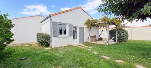 La Couarde-sur-Mer Villa | Petite location à proximité de la plage et des commerces