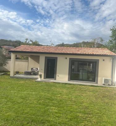 Beynost House | Petite maison au calme