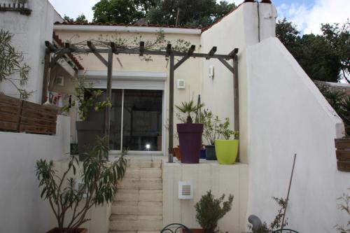 Vauban House | PETITE MAISON D'HÔTE et SON PATIO au PIED DE NOTRE-DAME