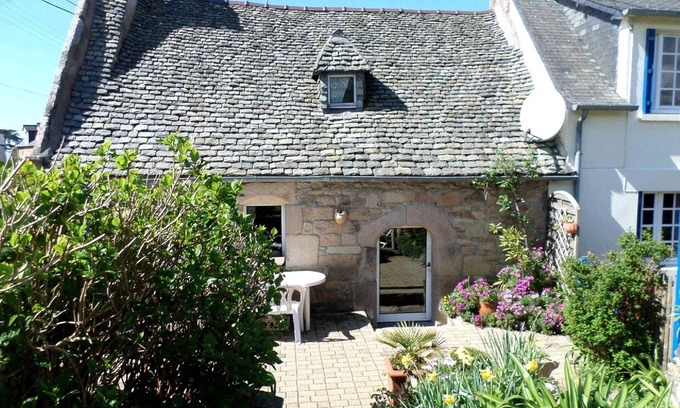 Trebeurden House | Petite Maison de Pecheur on the Pink Granite Coast