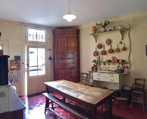 Fleurie House | Petite Maison du Château des Moriers