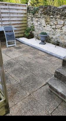 Pont-Sainte-Maxence Apartment | Petite maisonnette