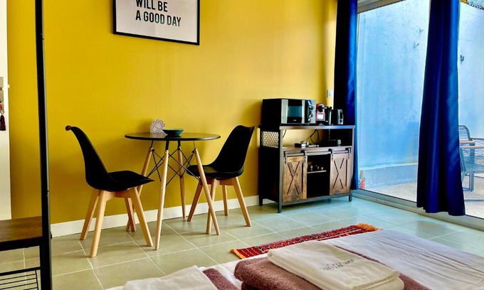Libourne Apartment | Petite Majorelle