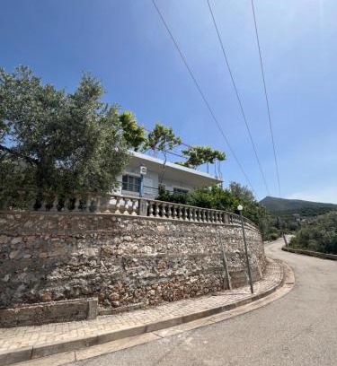 Dhermi Apartment | Petra Oliva Apartment