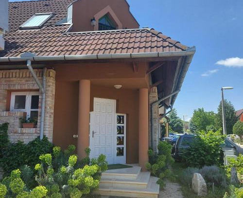 Szekszard House | Petra Vendégház