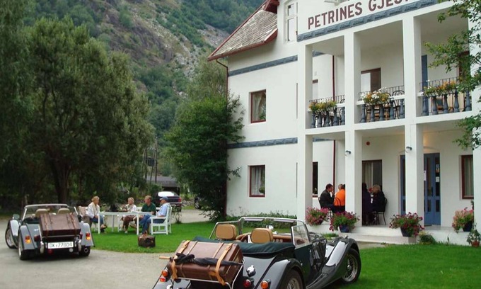 Dalsbygda House | Petrines Guesthouse