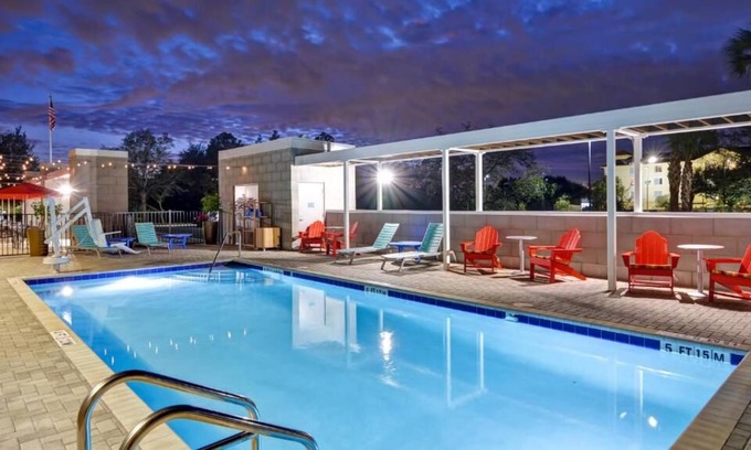 Daytona Beach House | Pets are Allowed HERE! Onsite Pool, Close to Daytona Flea & Farmers Market