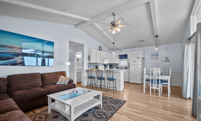 Surf City House | Pets OK Beach Home+Short Walk Beach Access+Views!