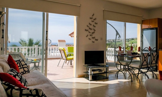 Peyia Town Apartment | Peyia Fontana - Executive 2-bed penthouse apartment panoramic sea view & hot tub