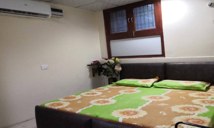 New Delhi House | PG NESTAWAY-Budget Double Room C