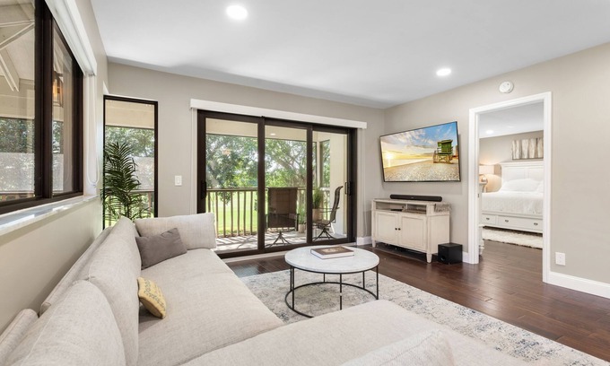Hunt Club Apartment | PGA Residence on PGA National Championship Course by Guaranteed Rental™