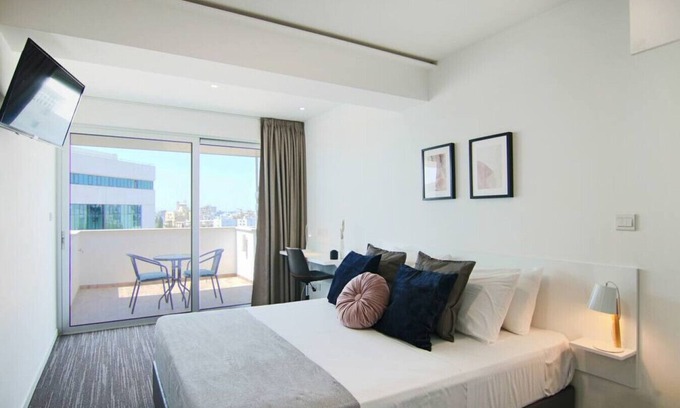 Acropolis Apartment | Phaedrus Living: Luxury Suite Nicosia 505