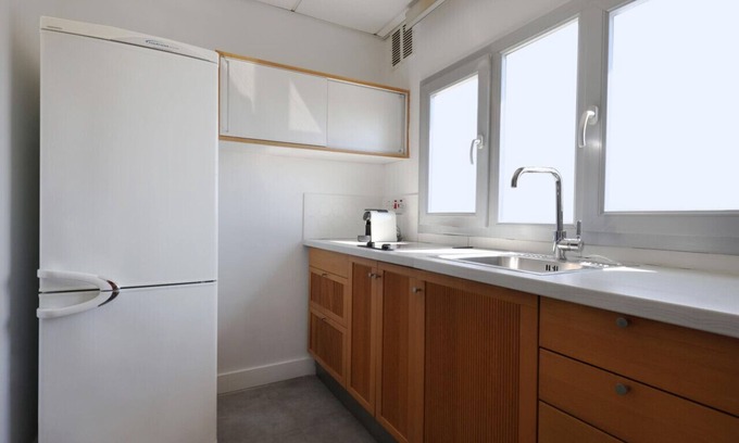 City Centre Apartment | Phaedrus Living: Mini Art House Pollock