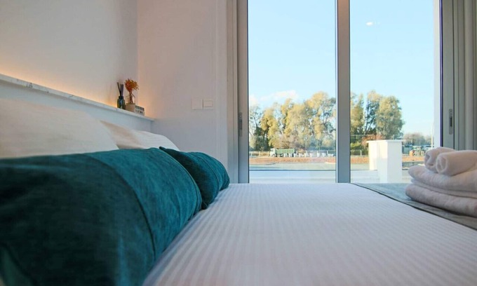 Paphos Apartment | Phaedrus Living: Seaside Deluxe Flat Harbour 107
