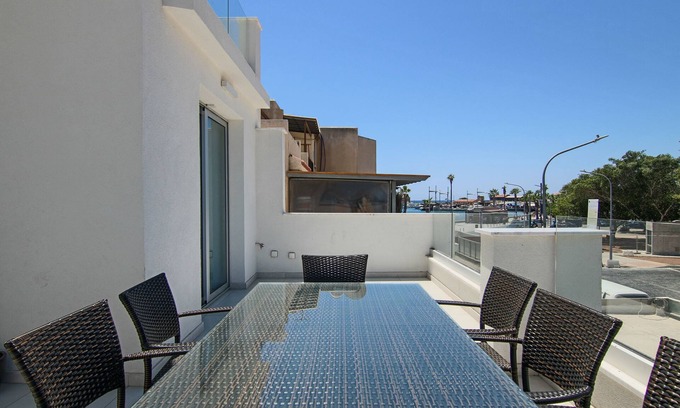 Paphos Apartment | Phaedrus Living: Seaside Deluxe Flat Harbour 112