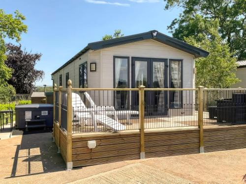 Penrith House | Pheasant - Uk31514