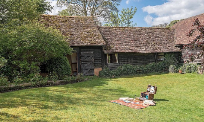 Henley-on-Thames Cottage | Pheasants Hill Old Byre