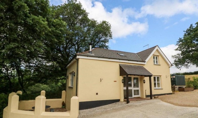 Broadwoodkelly Cottage | Pheasants Roost With Indoor Heated Pool, Cottage In Devon