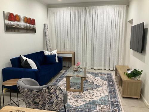 Greater Johannesburg Metropolitan Area Apartment | PheloSkye, 13km from OR Tambo In