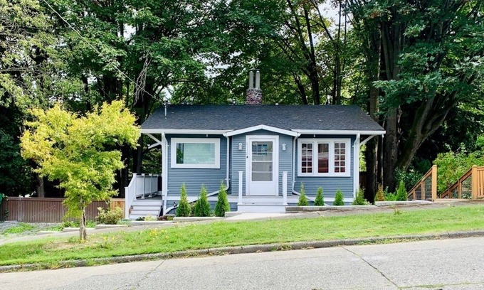 Seattle House | Phinneywood Basement Hideaway - Zoo meets Lake