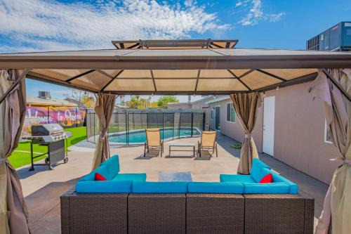 Maryvale House | Phoenix Oasis with Outdoor Pool and Putting Green!