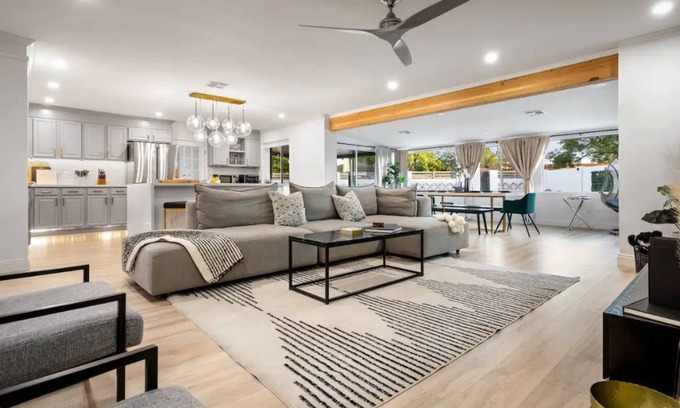 Suncrest Estates House | Phoenix Prime Walkable Location, 3/2 Home w/Pool+ Hot Tub