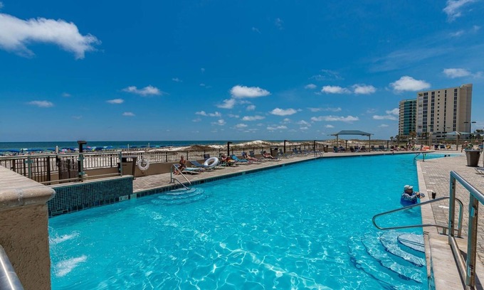 Orange Beach East Condo | Phoenix X 1009 3 Bedroom Condo