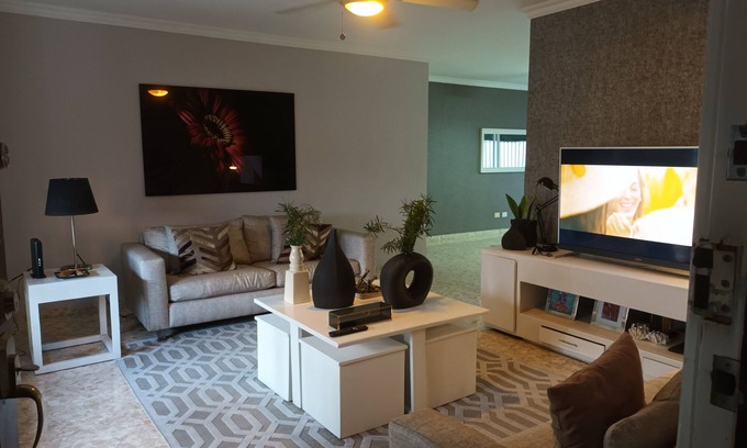 Yolanda Morales Apartment | Piantini the best area, 3 bedrooms, 5 beds, fast Wifi, A/C, cable